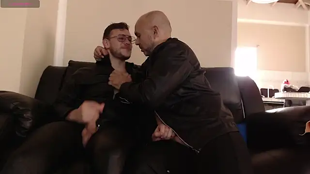 Neil_and_isaac Show in webcam
