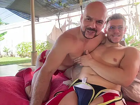 Neil_and_isaac Show in webcam