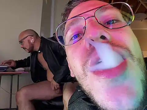 Neil_and_isaac Show in webcam