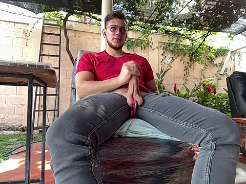 Neil_and_isaac Adlı Modelin Web Kamerası Şovu