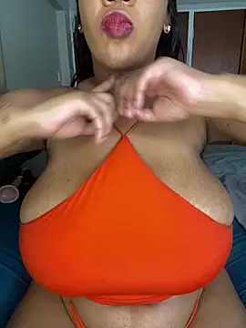 הופעת וובקאם של NwtyNatty