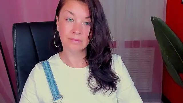 AnaMills XXX чат на живо