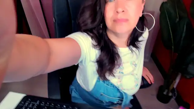 AnaMills' Live XXX Chat