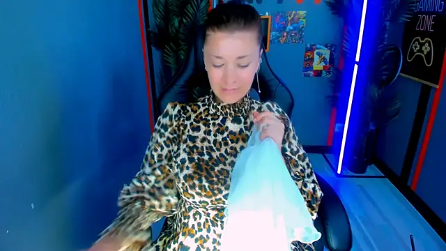 AnaMills' Live XXX Chat