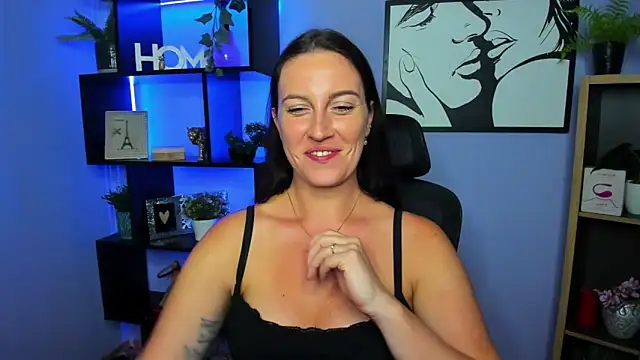 XXX chat uživo modela FUN_AMI