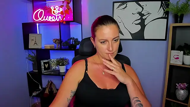 XXX chat uživo modela FUN_AMI