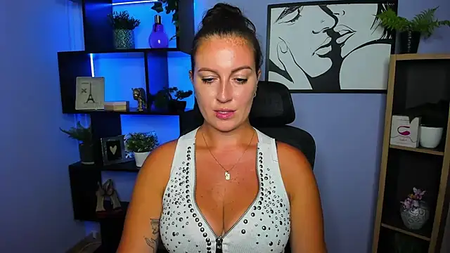 FUN_AMI Adlı Modelin Canlı XXX Sohbeti