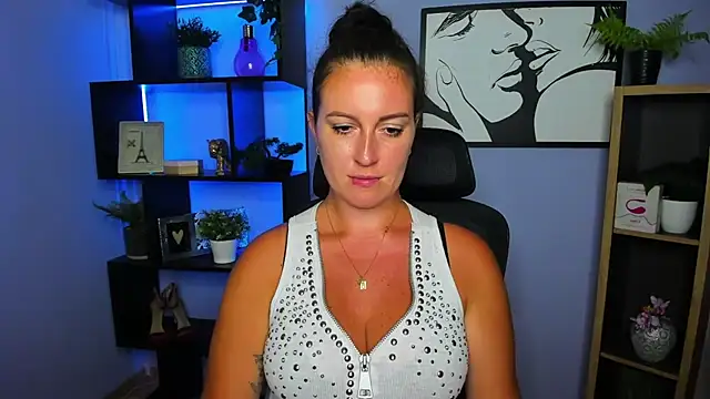 FUN_AMI Adlı Modelin Canlı XXX Sohbeti