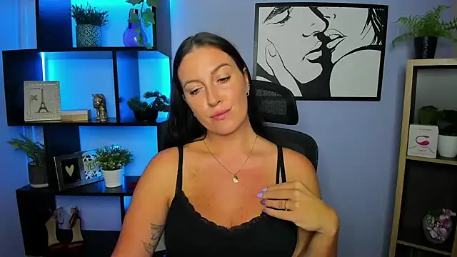 FUN_AMI Adlı Modelin Canlı XXX Sohbeti