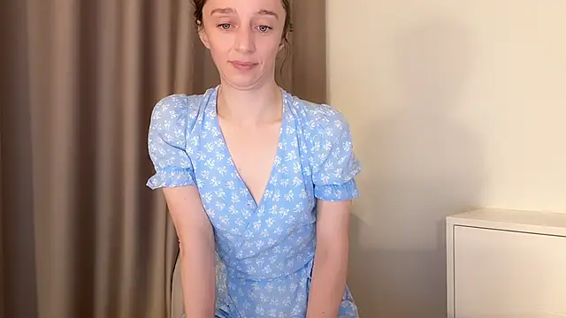 ShySchoolGirl's Live XXX Chat