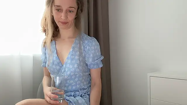 Czat XXX na żywo – ShySchoolGirl