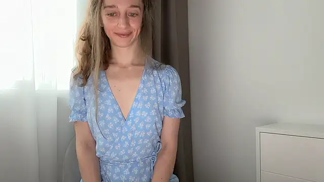 ShySchoolGirl's Live XXX Chat