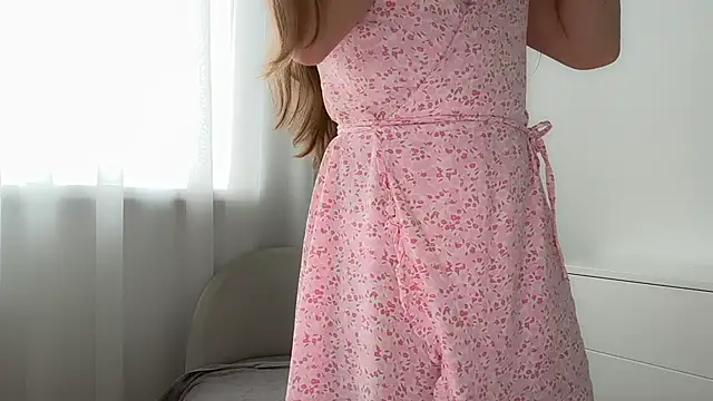 ShySchoolGirl's Live XXX Chat