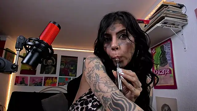 ura_laurapanda's Webcam Show