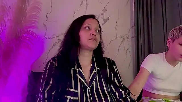 Show de MarcellaGriffin na webcam