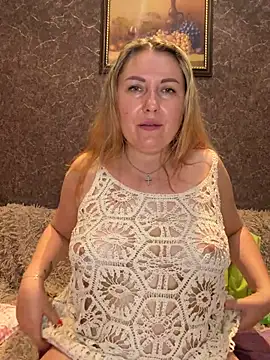 Katti_Kissa Pertunjukan Webcam