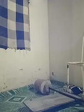 tarra122: διαδικτυακό σόου στην κάμερα