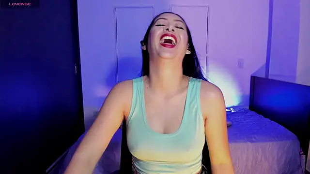 Chat XXX en directo de MeganWhite3