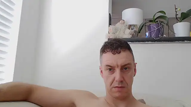 ploki2180 Show Webcam