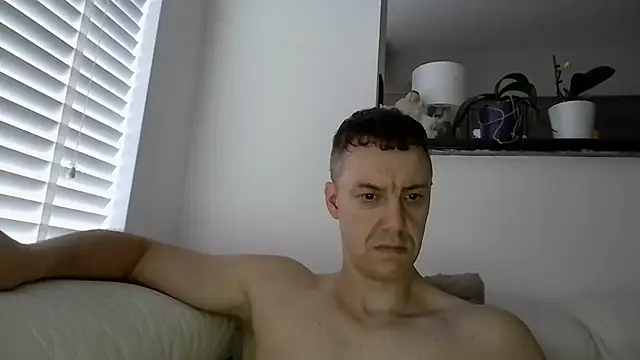 ploki2180 Webcam Show