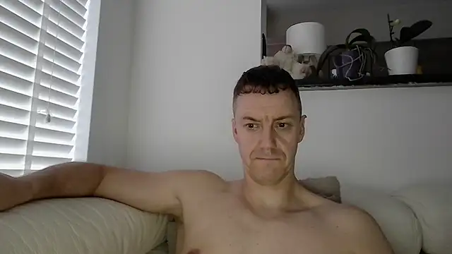 ploki2180's Webcam Show