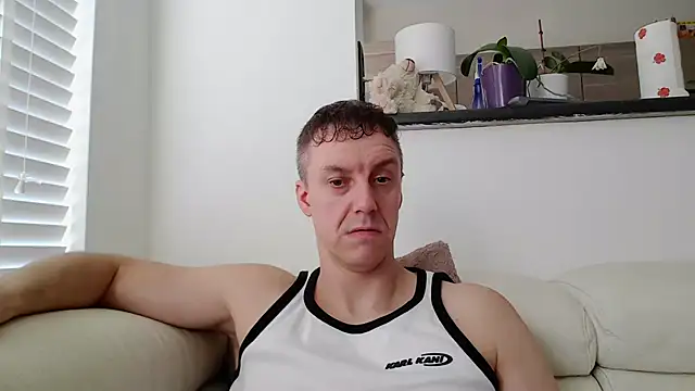 ploki2180 Show in webcam