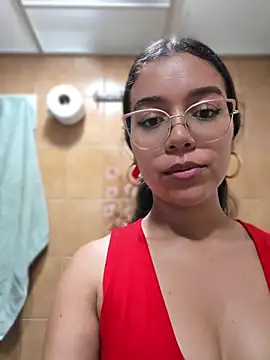 Andrea-Queen's Live XXX Chat