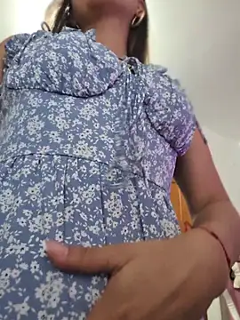Andrea-Queen's Live XXX Chat