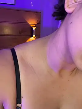 Chat +18 de mahia_queen ao vivo