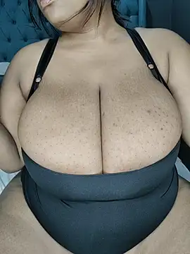 ChubbyTits28's Webcam Show