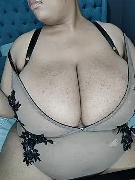 โชว์เว็บแคมของ ChubbyTits28