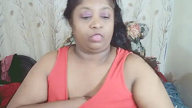 XXX chat uživo modela Indiantasha
