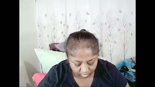 IndiantashaのライブXXXチャット