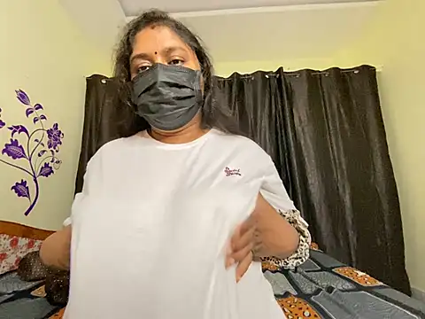UR_Chocogirl's Live XXX Chat