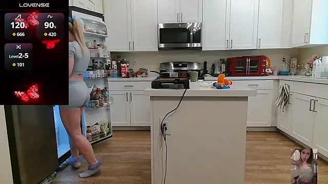 Živý XXX chat Blondiewithanass