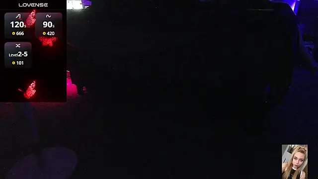Blondiewithanass Show in webcam