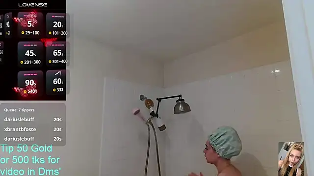 הופעת וובקאם של Blondiewithanass