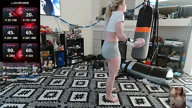 Blondiewithanass 现场XXX聊天