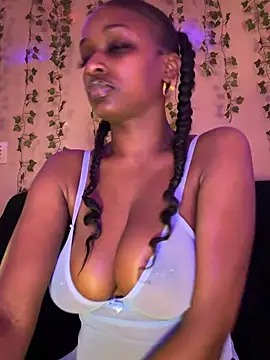 Show modela AshleyCa1995 na web-kameri