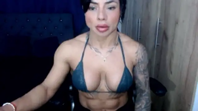 nati_muscle élő XXX-chatje
