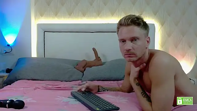 Show modela JessicaSteve na web-kameri