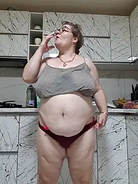 XXX chat uživo modela cindybbwsquirt