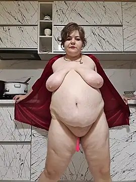 Pokazy przed kamerką – cindybbwsquirt