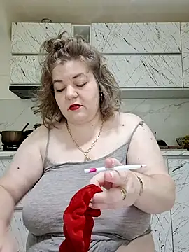 cindybbwsquirt Show in webcam