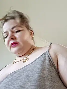 cindybbwsquirt XXX чат на живо
