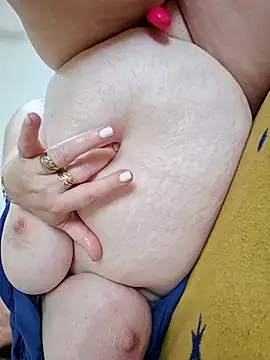 הופעת וובקאם של cindybbwsquirt