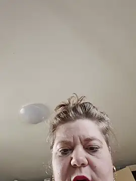 Webkamerová show cindybbwsquirt