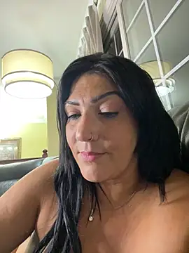 LittleMissEeve Show in webcam