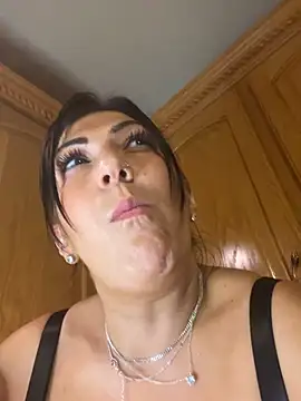 Show modela LittleMissEeve na web-kameri