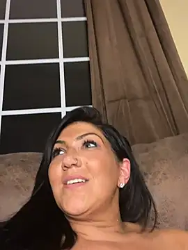 LittleMissEeve Show in webcam